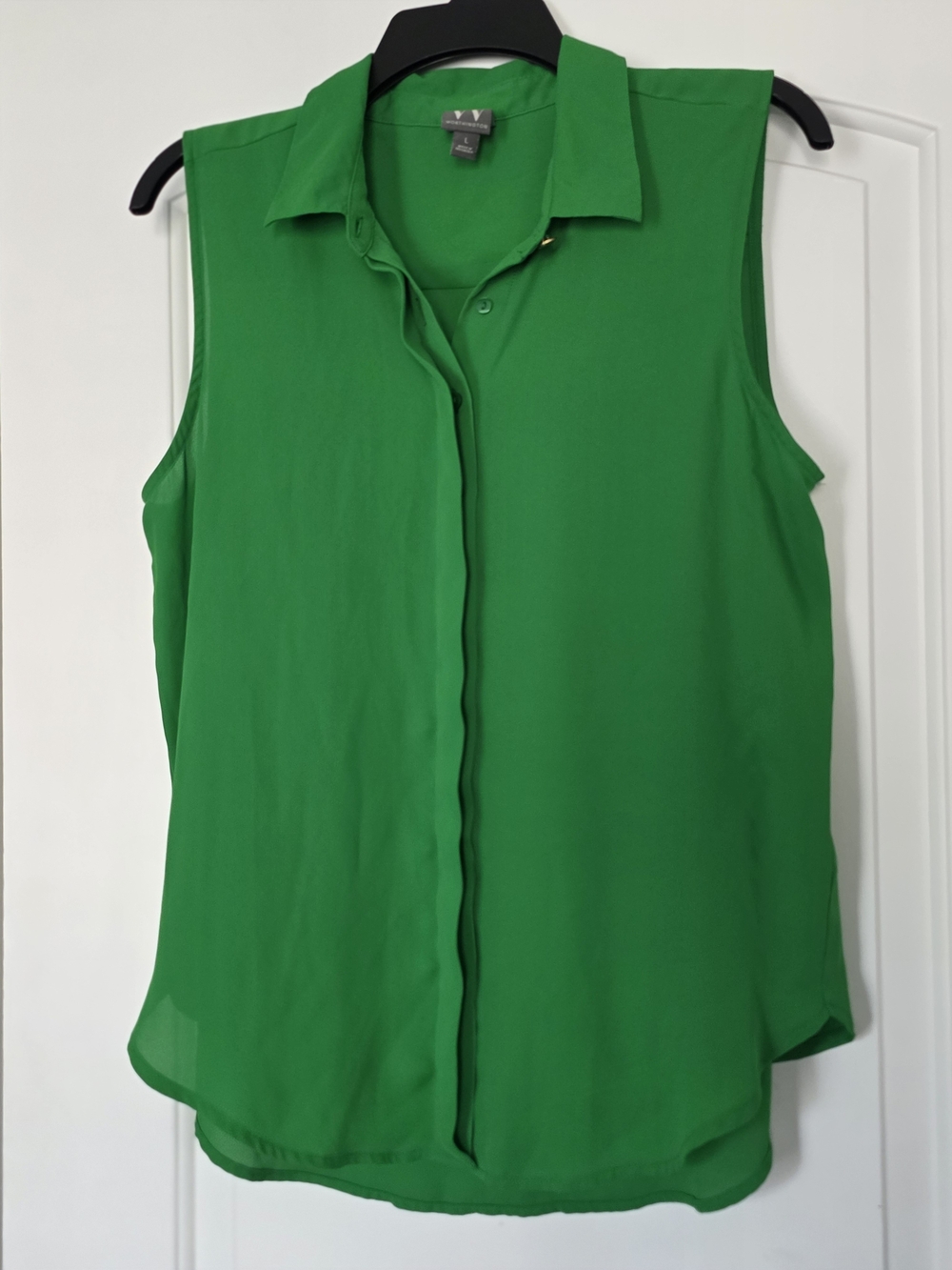 Worthington Sleeveless Button-Up Blouse in Green